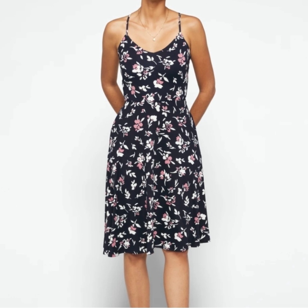 NWT Nine Britton Floral Dress
